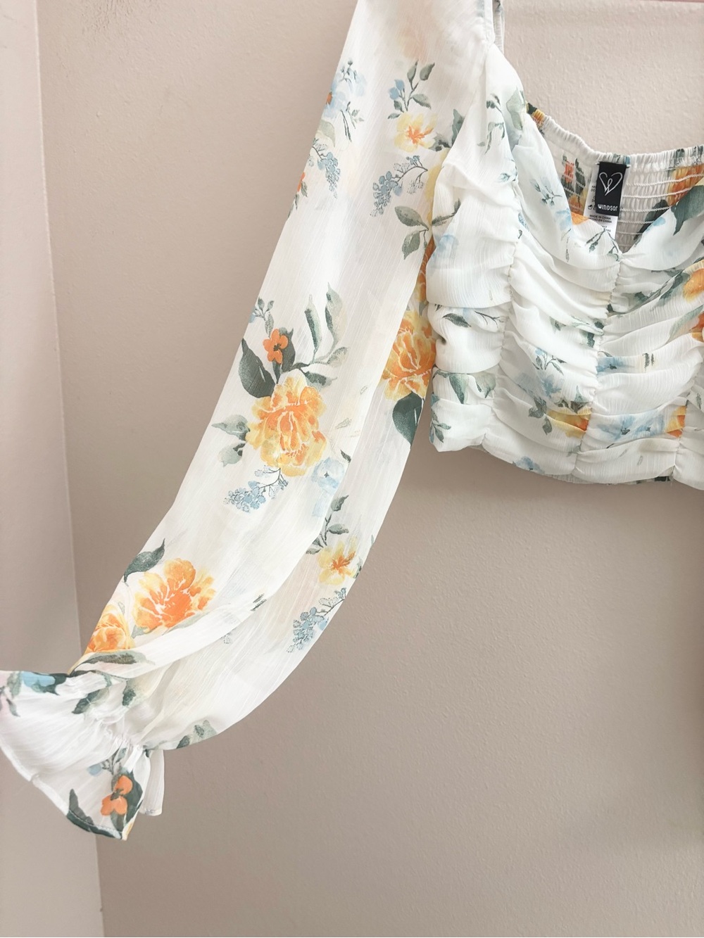 5/$15 🩷 Windsor White Sheer Floral Ruffle Crop Blouse - Picture 3 of 6